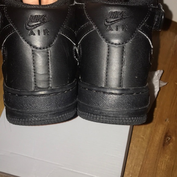 Black Air Force 1 - Picture 4 of 6